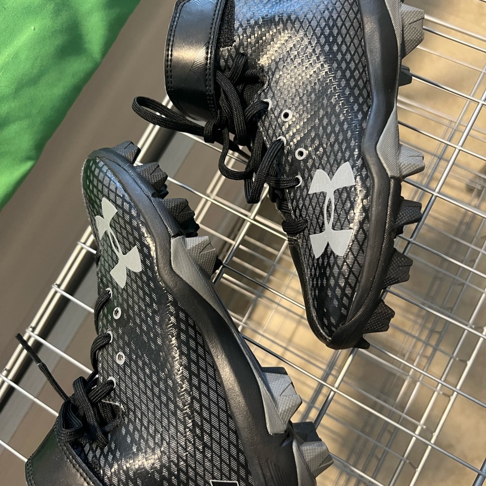Under Armour Black and Gray baseball Cleats